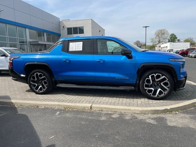 Used 2025 Chevrolet Silverado EV RST image 10