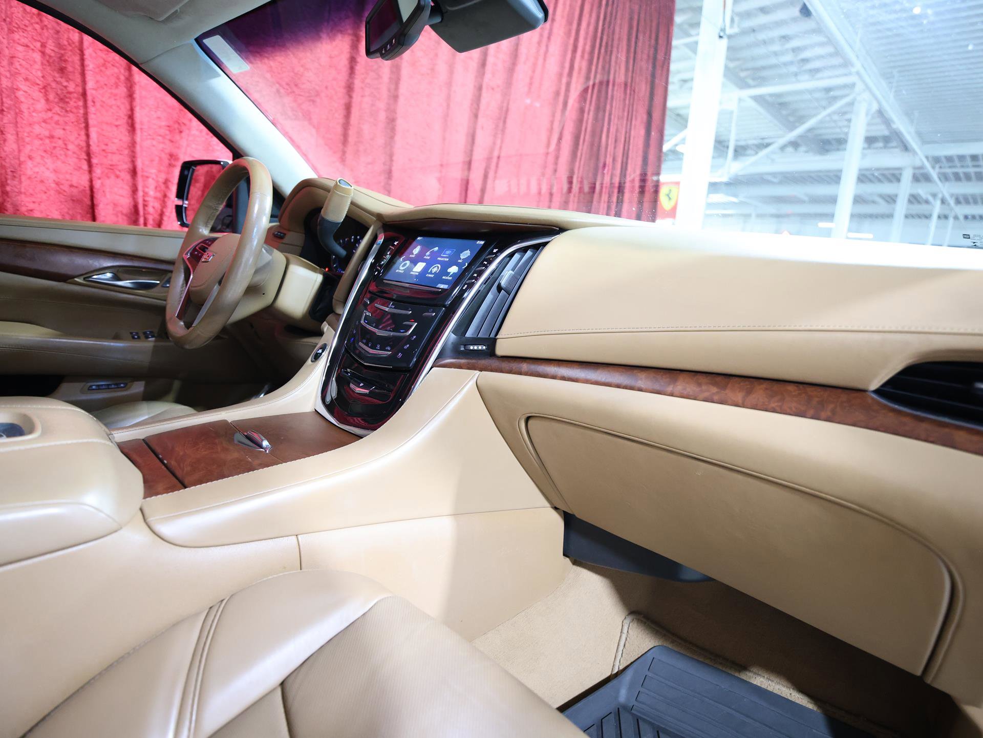 Used 2016 Cadillac Escalade Platinum AWD/4WD image 28