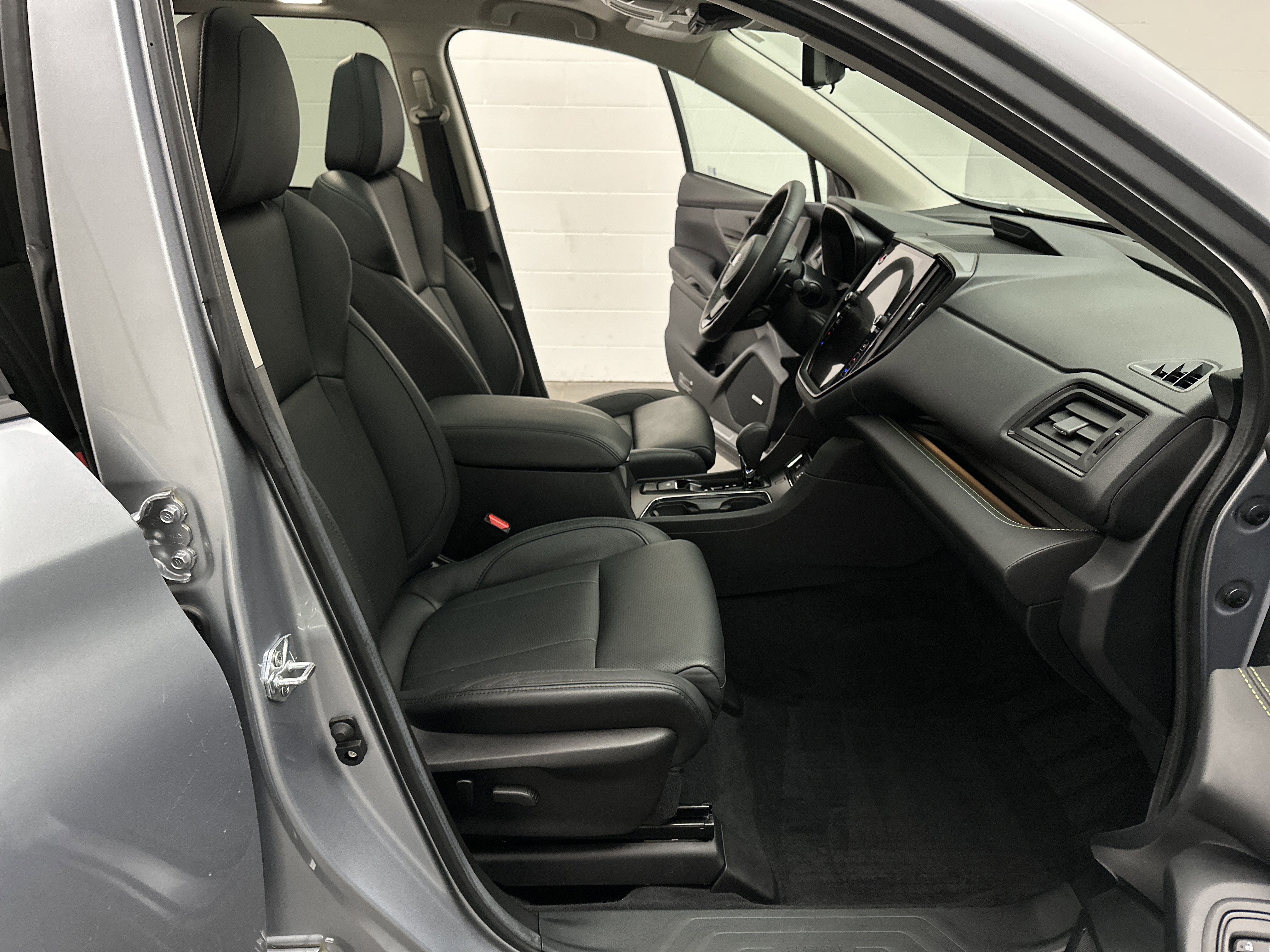 Used 2025 Subaru Ascent Bronze Edition w/ Popular Package #2 image 30