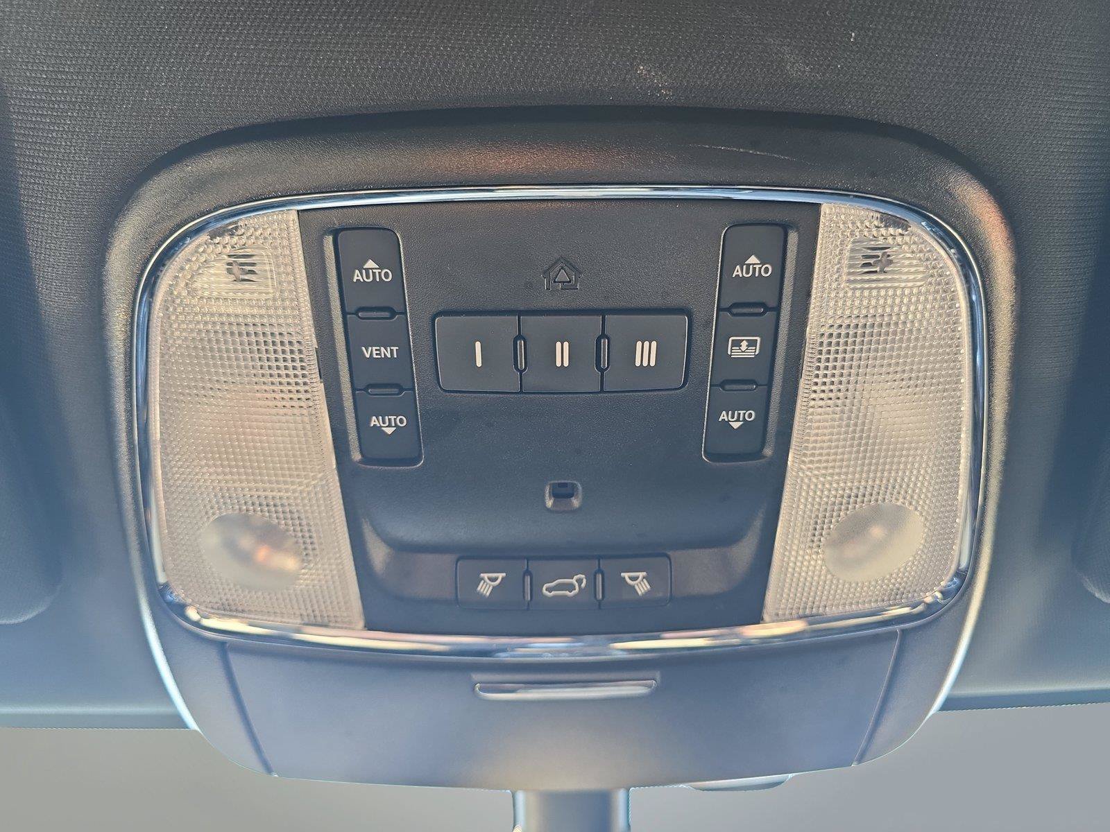 Used 2021 Jeep Grand Cherokee Limited AWD/4WD image 19