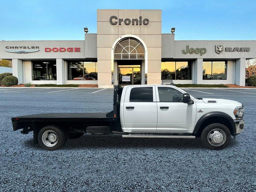 Used 2024 RAM 5500 Tradesman w/ Chrome Appearance Group AWD/4WD image 4