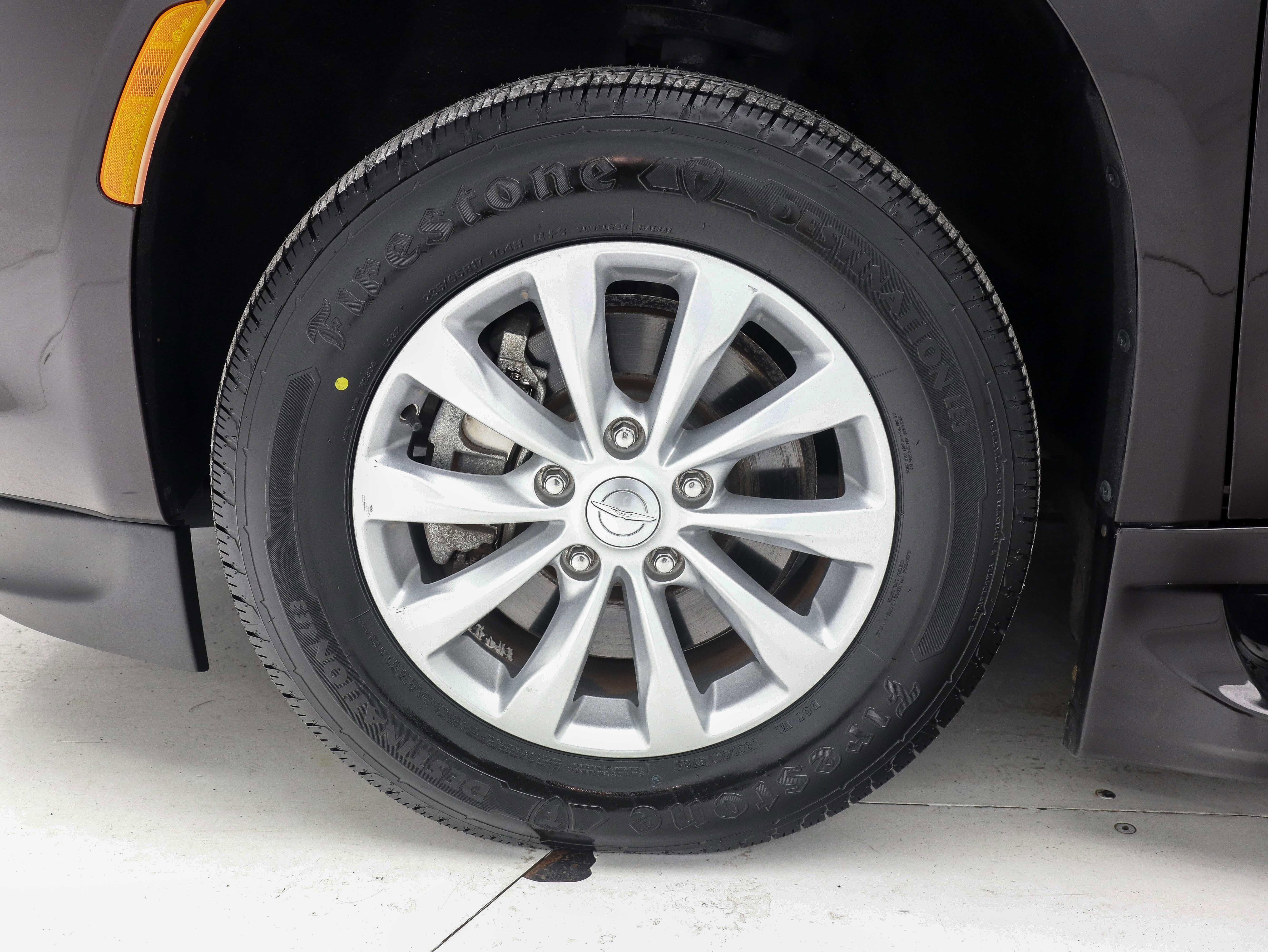 Used 2018 Chrysler Pacifica Touring Plus image 33