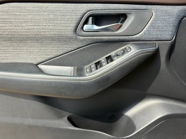 Used 2023 Nissan Rogue SV AWD/4WD image 27