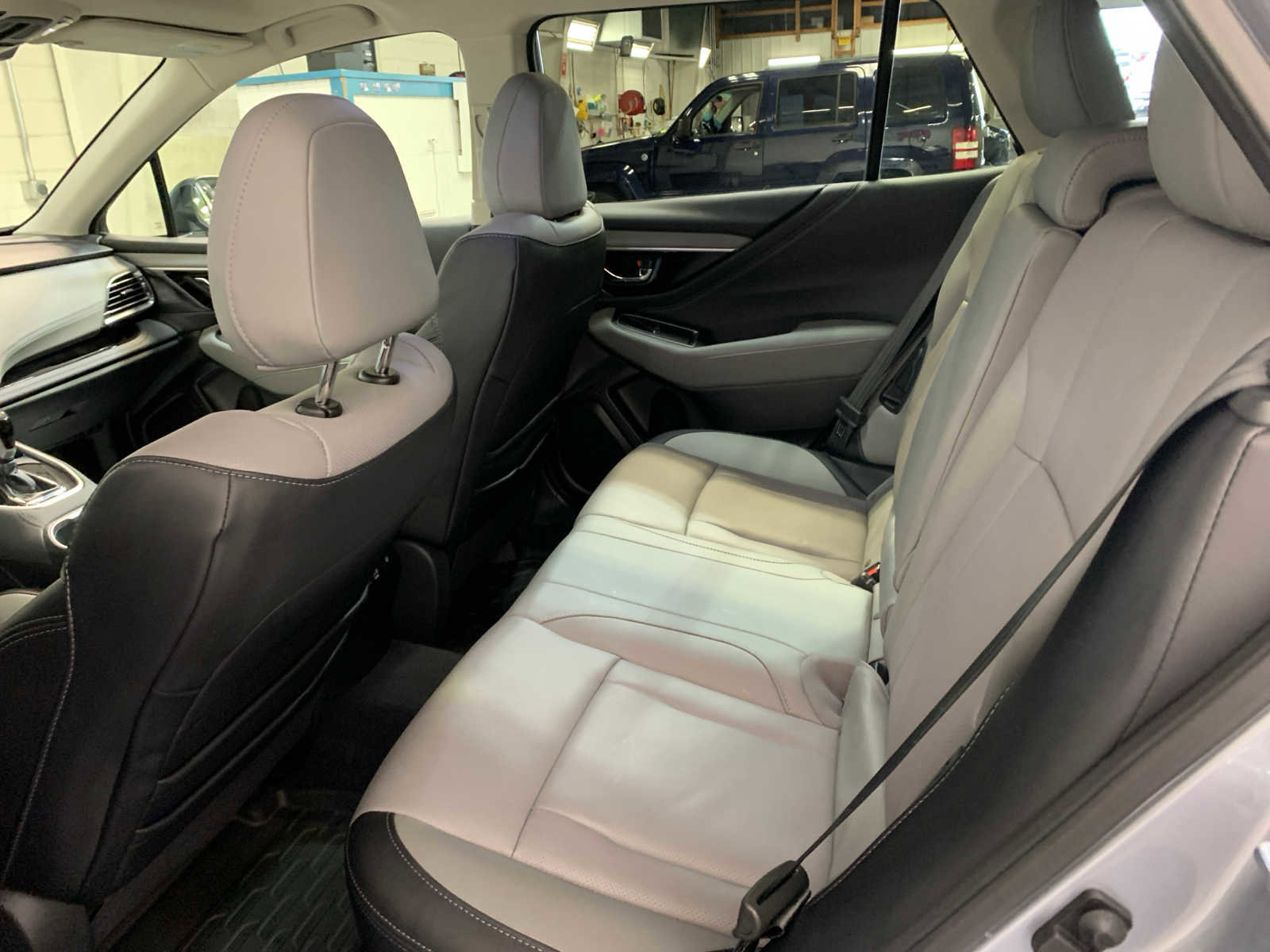 Used 2025 Subaru Outback Limited image 10