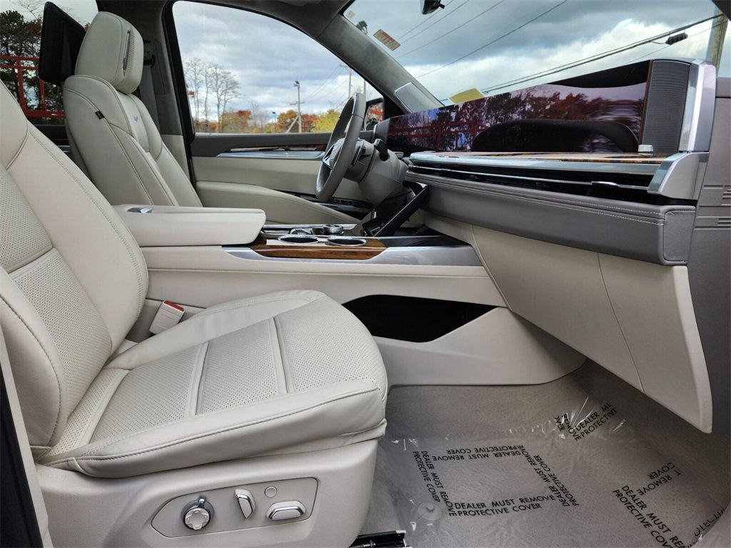 Certified 2025 Cadillac Escalade Sport Platinum image 9