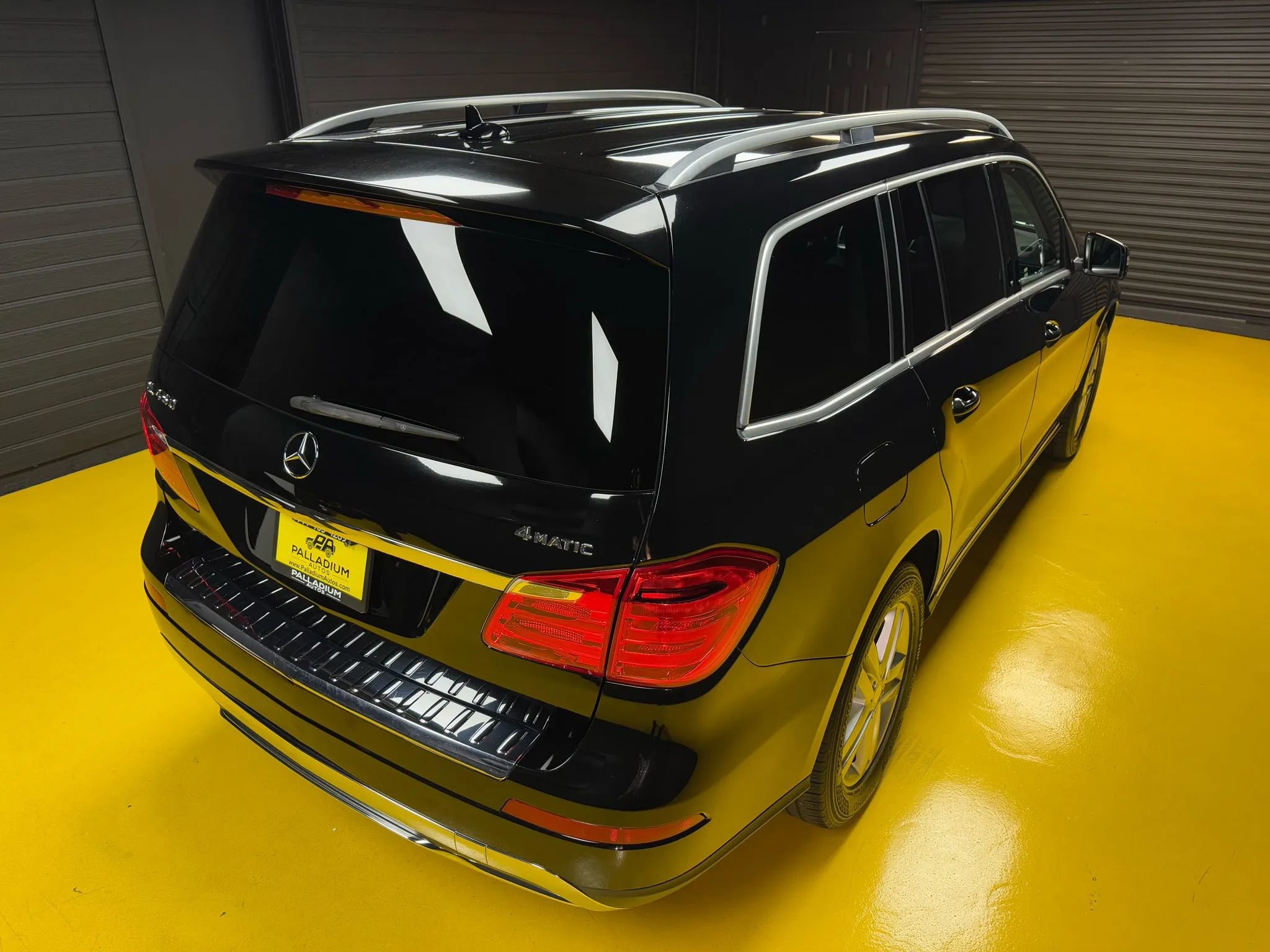 Used 2016 Mercedes-Benz GL 450 4MATIC w/ Premium I Package image 49