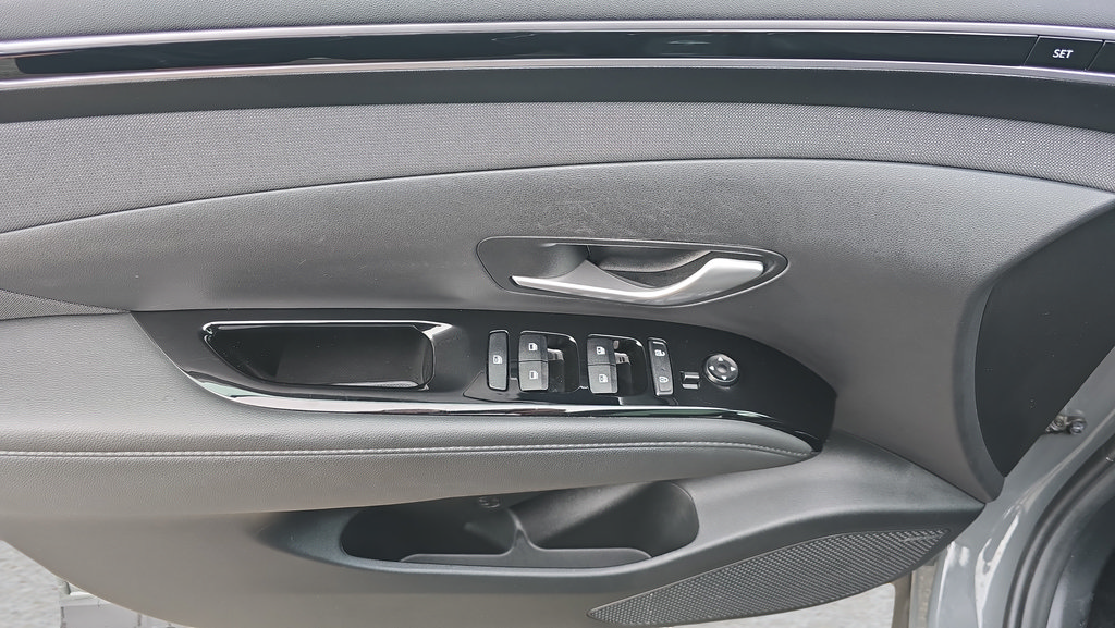 Certified 2024 Hyundai Tucson Limited AWD/4WD image 16