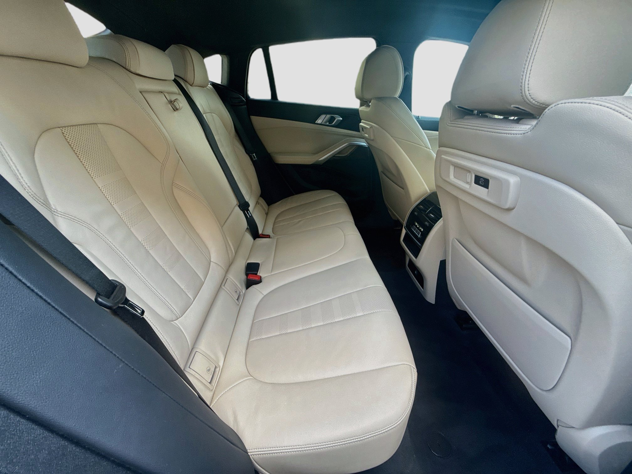 Used 2022 BMW X6 xDrive40i w/ Premium Package AWD/4WD image 29