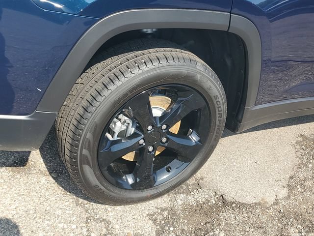New 2026 Jeep Grand Cherokee L Limited w/ Limited Altitude Package AWD/4WD image 5