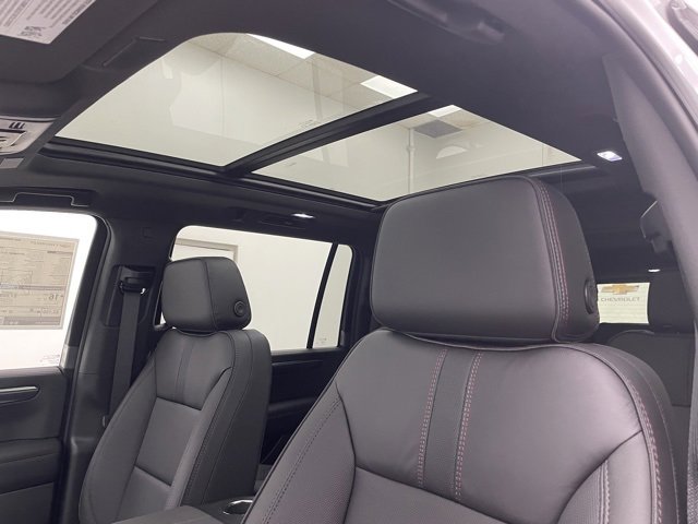 New 2026 Chevrolet Suburban RST image 7
