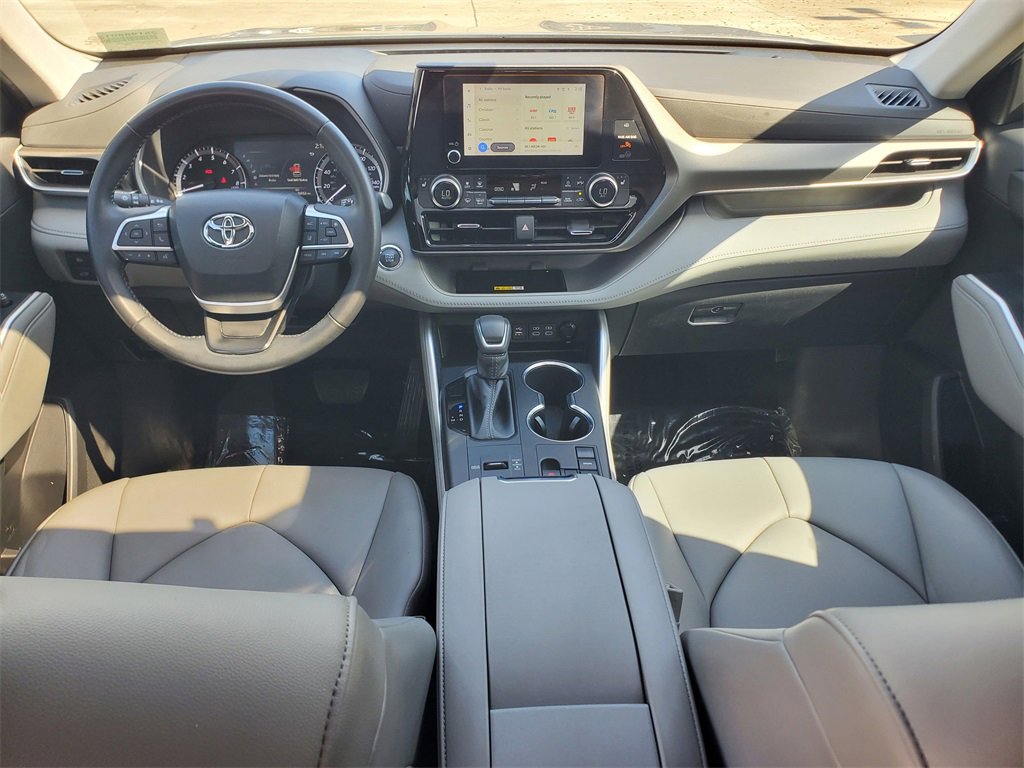 Used 2023 Toyota Highlander XLE image 10