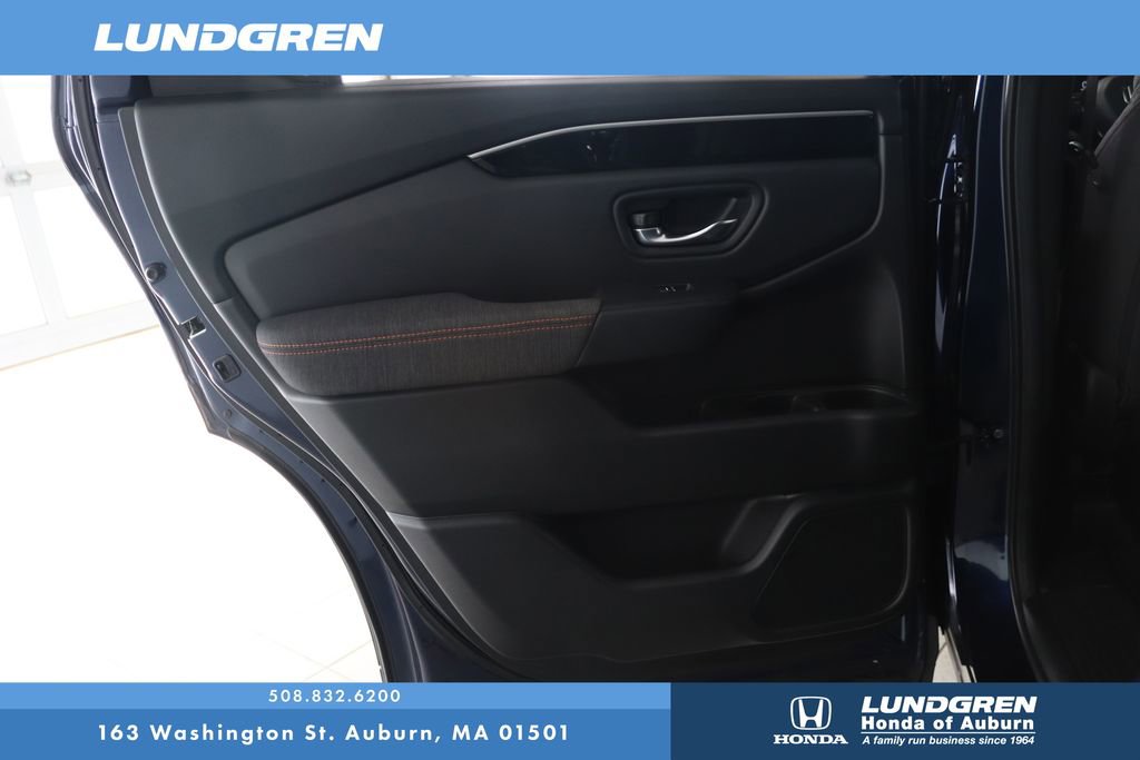 Used 2023 Honda Pilot Sport image 13