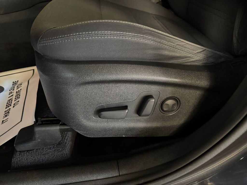 Used 2016 Kia Sorento LX w/ LX Convenience Package image 13