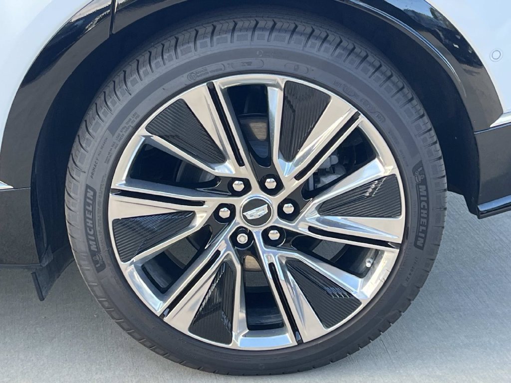 Certified 2026 Cadillac Lyriq Signature Luxury w/ Nappa Leather Package AWD/4WD image 10