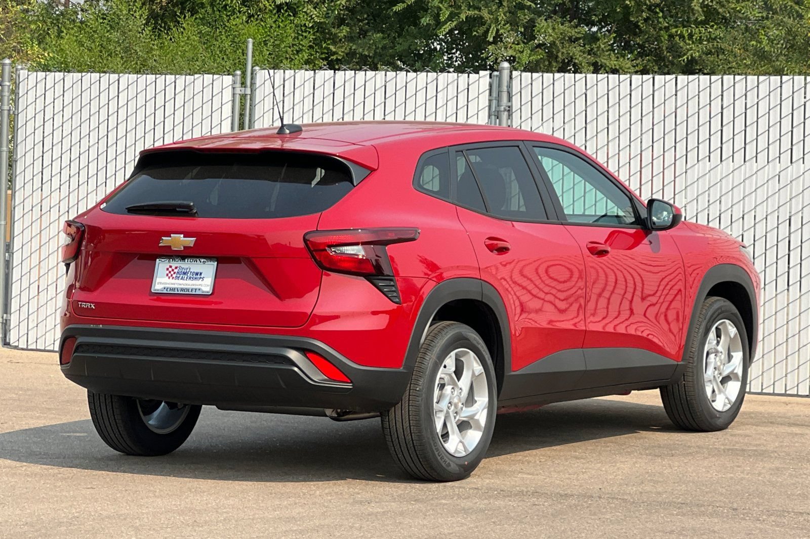 New 2026 Chevrolet Trax LS w/ LS Convenience Package FWD image 4
