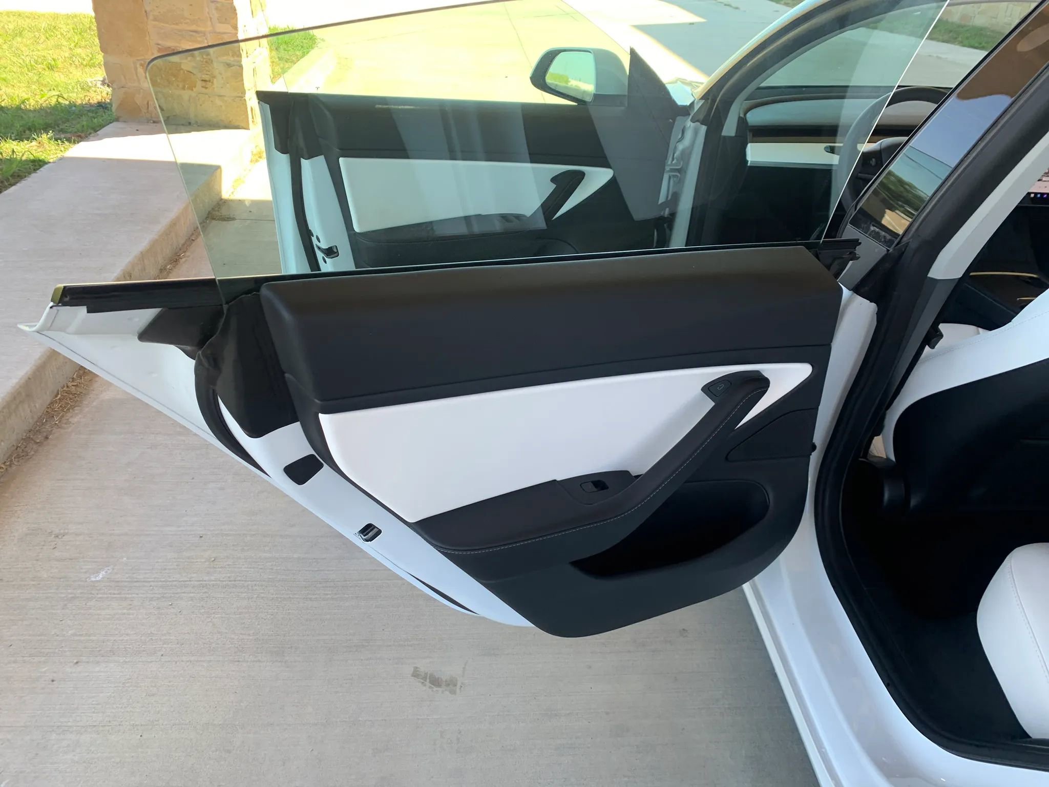 Used 2021 Tesla Model 3 Standard Range Plus image 16
