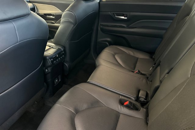 Used 2024 Toyota Grand Highlander AWD image 14
