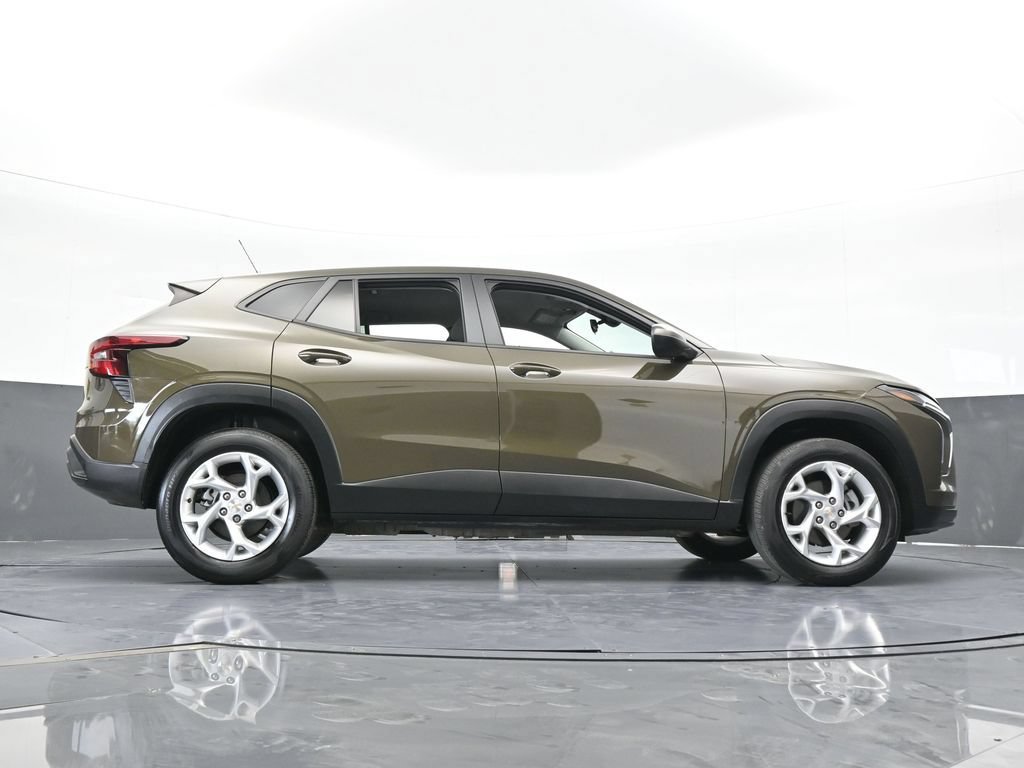 Used 2024 Chevrolet Trax LS w/ LS Convenience Package FWD image 56