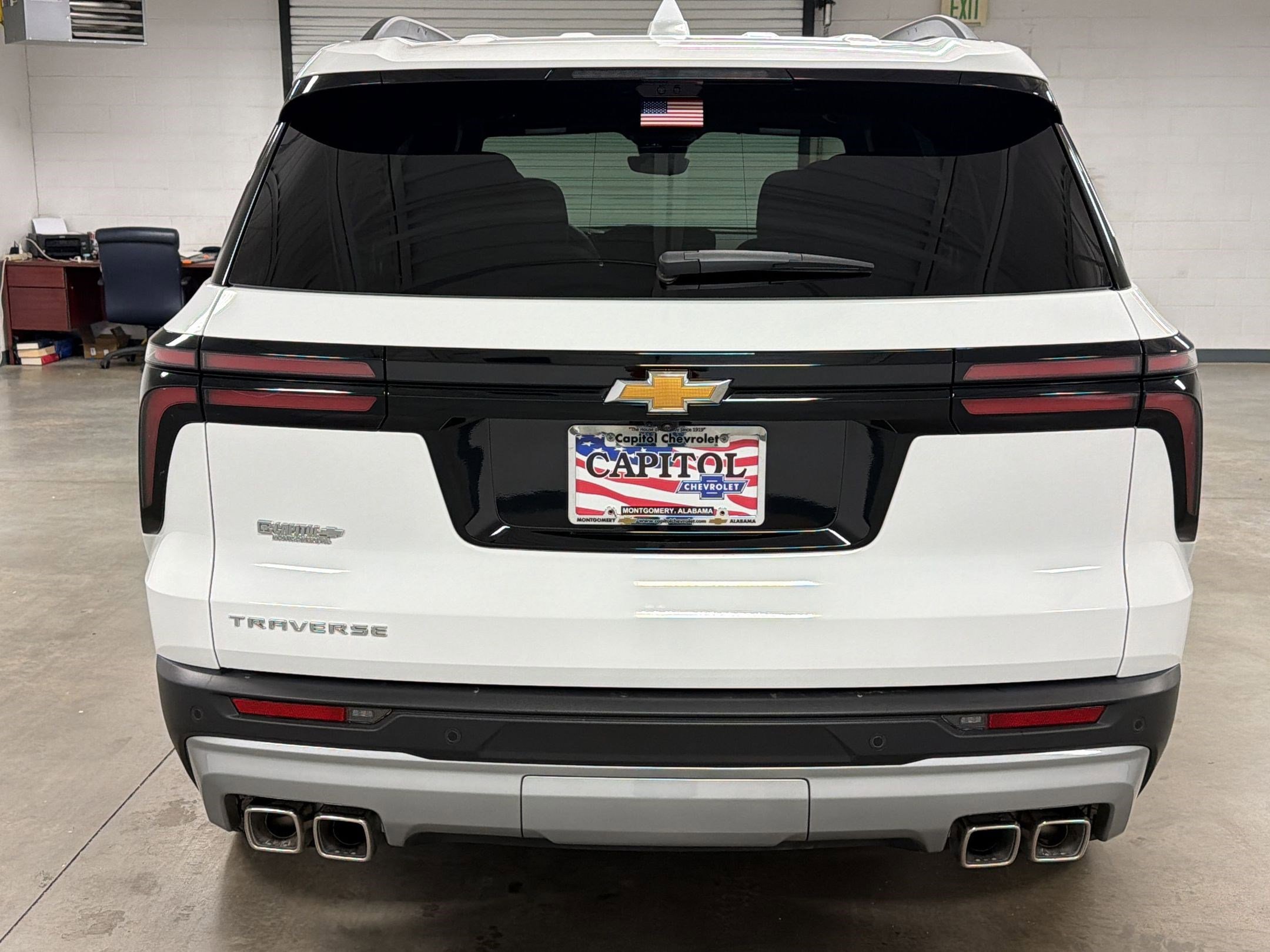 New 2026 Chevrolet Traverse LT w/ Sun and Wheel Package image 9