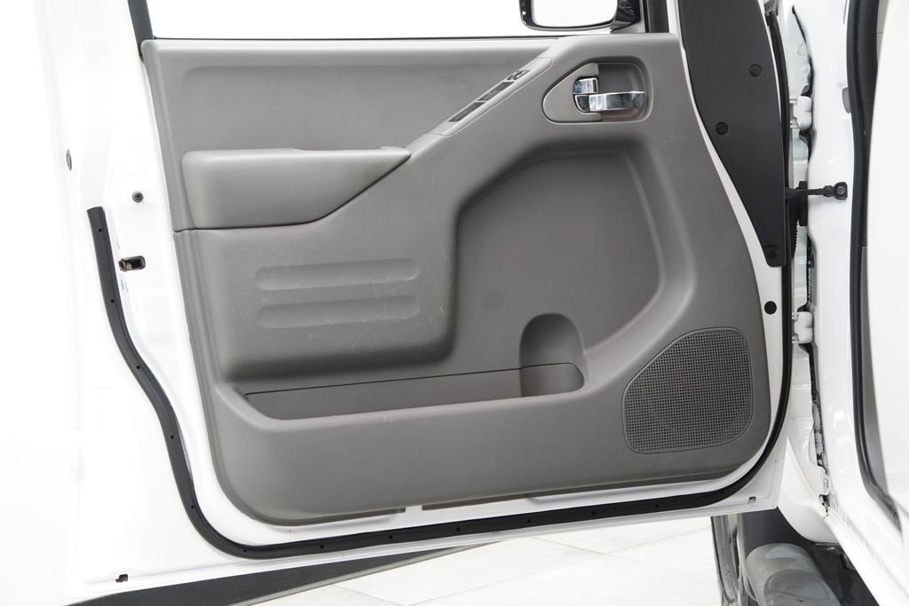 Used 2020 Nissan Frontier SV w/ Midnight Edition Floor Mats image 36