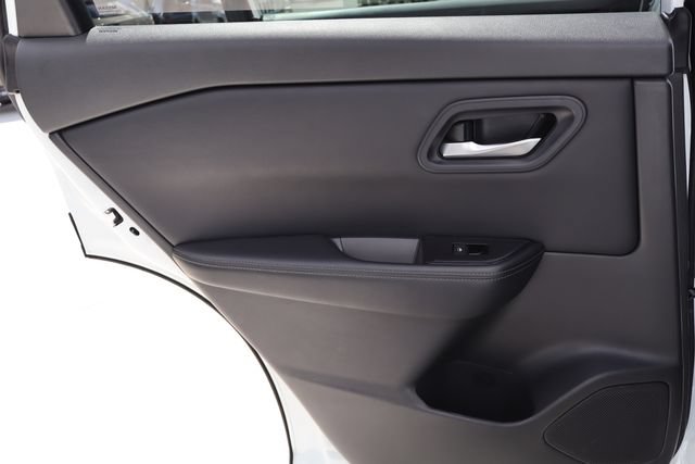 Used 2024 Nissan Rogue SV FWD image 26