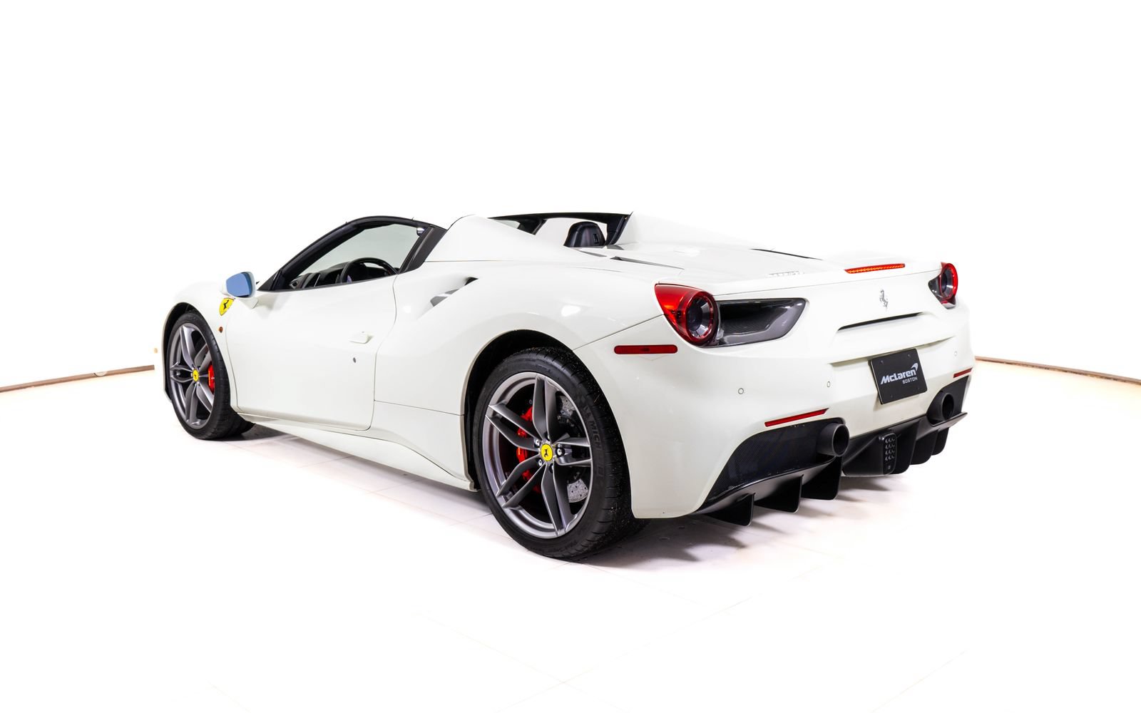 Used 2017 Ferrari 488 Spider RWD image 4