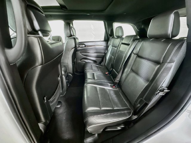 Used 2019 Jeep Grand Cherokee Overland AWD/4WD image 32