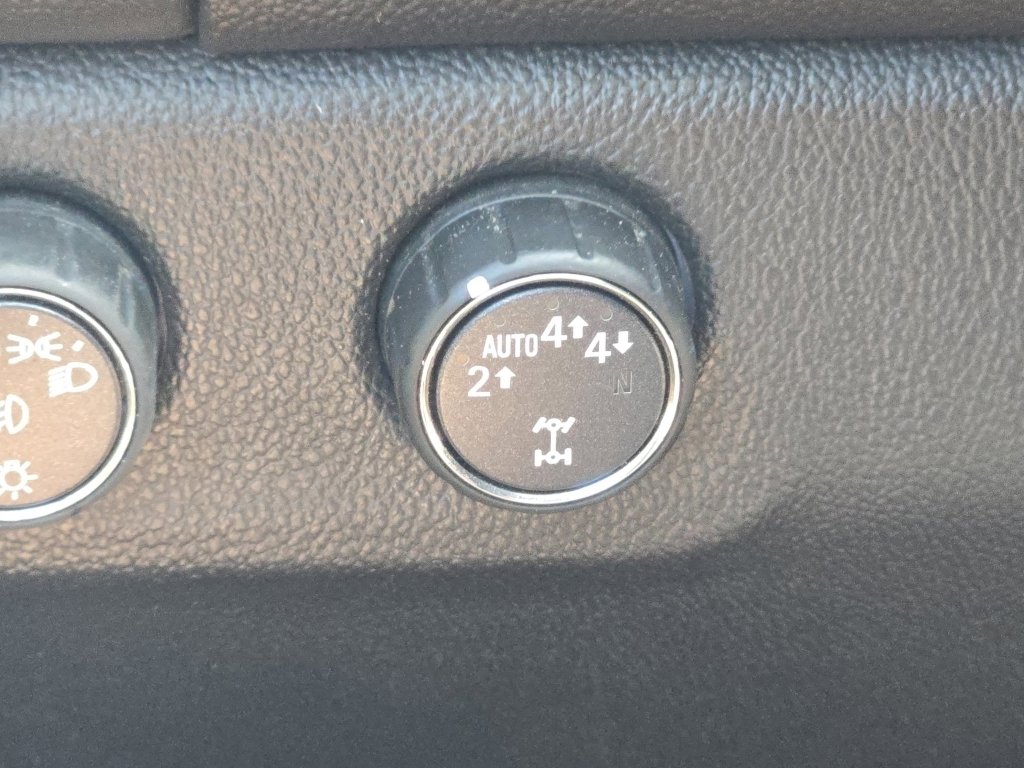 Used 2017 GMC Canyon Denali image 10