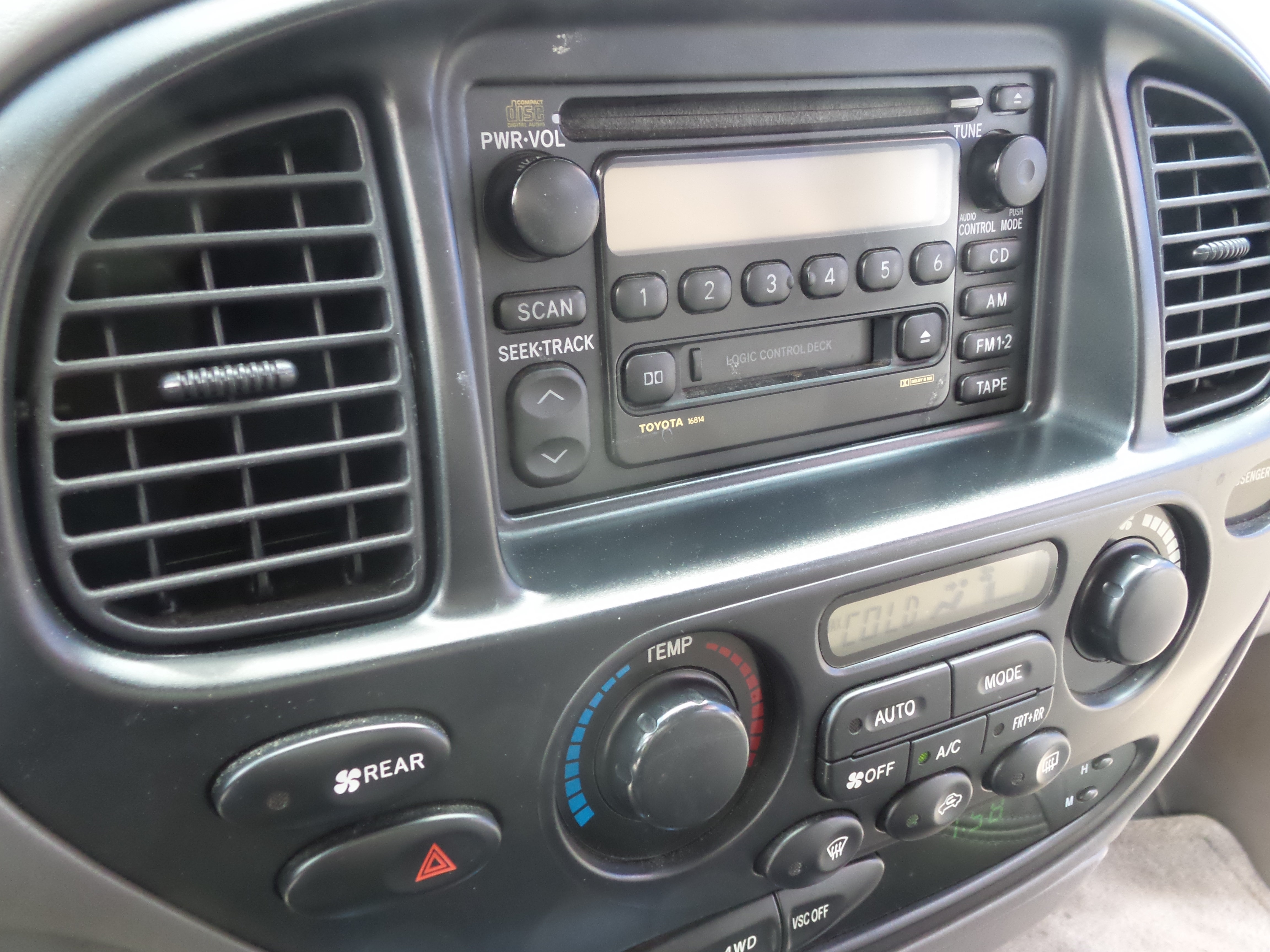 Used 2001 Toyota Sequoia SR5 AWD/4WD image 40