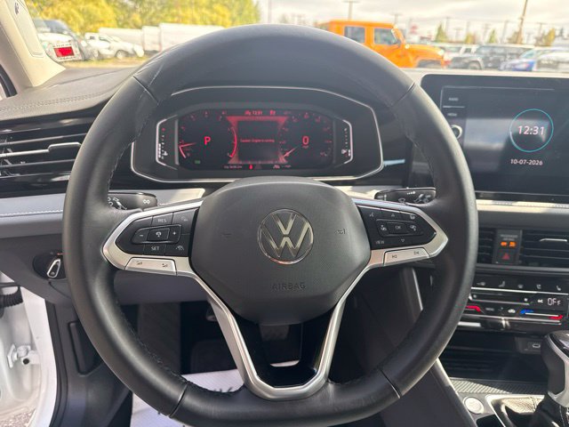 Used 2025 Volkswagen Jetta SEL FWD image 18