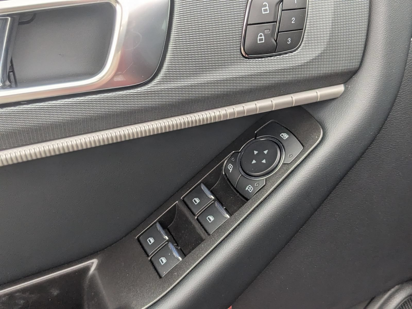 New 2026 Ford Explorer ST-Line w/ ST-Line Street Pack AWD/4WD image 12