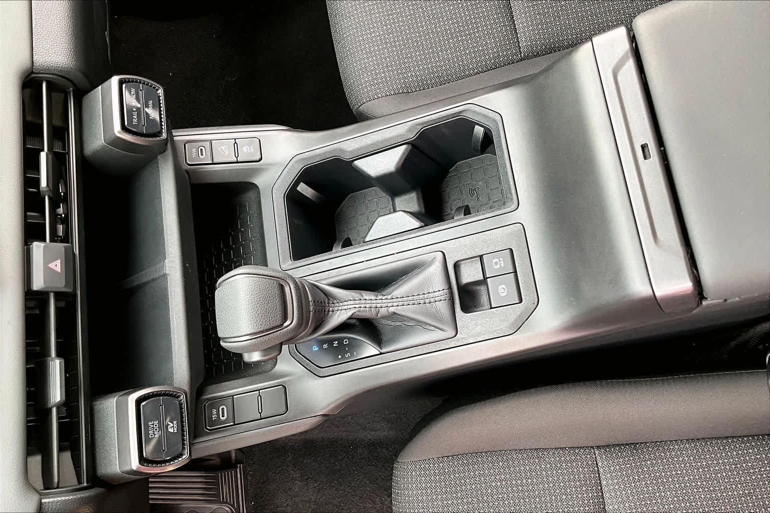 Used 2026 Toyota RAV4 LE AWD/4WD image 15