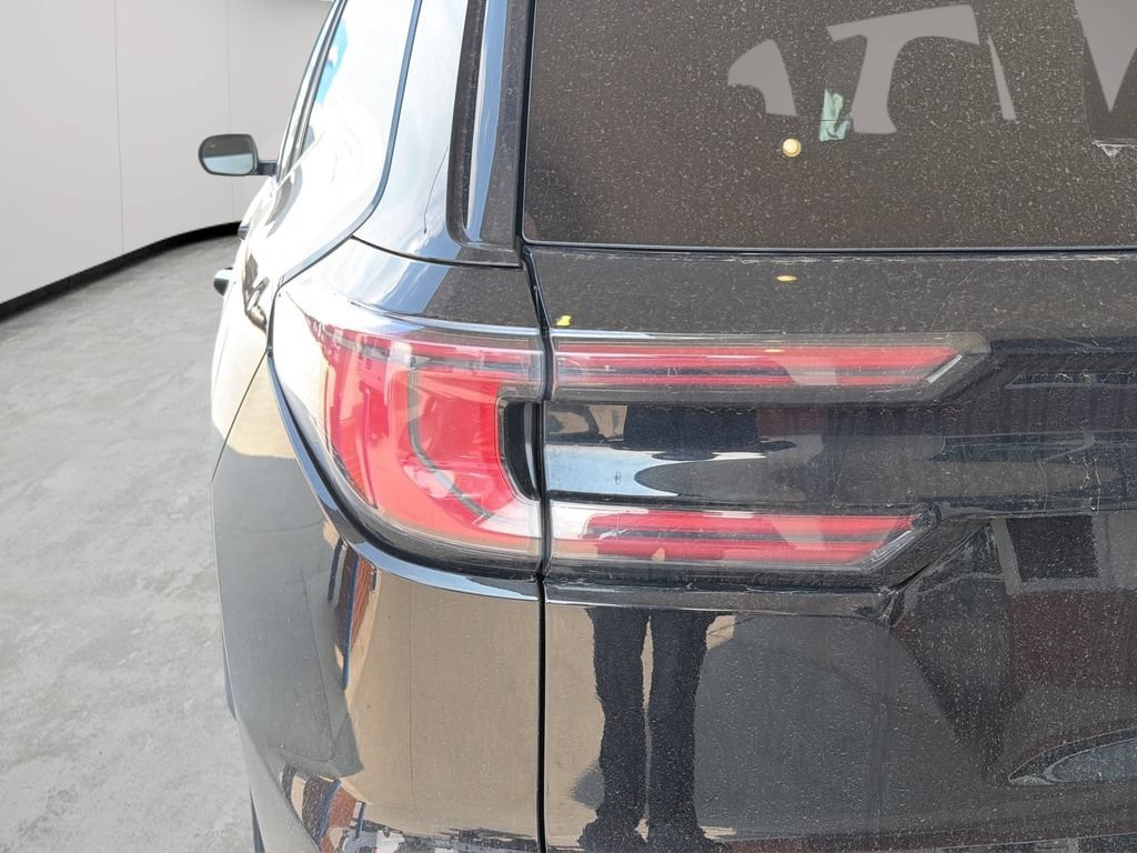 Used 2025 GMC Acadia Elevation AWD/4WD image 47