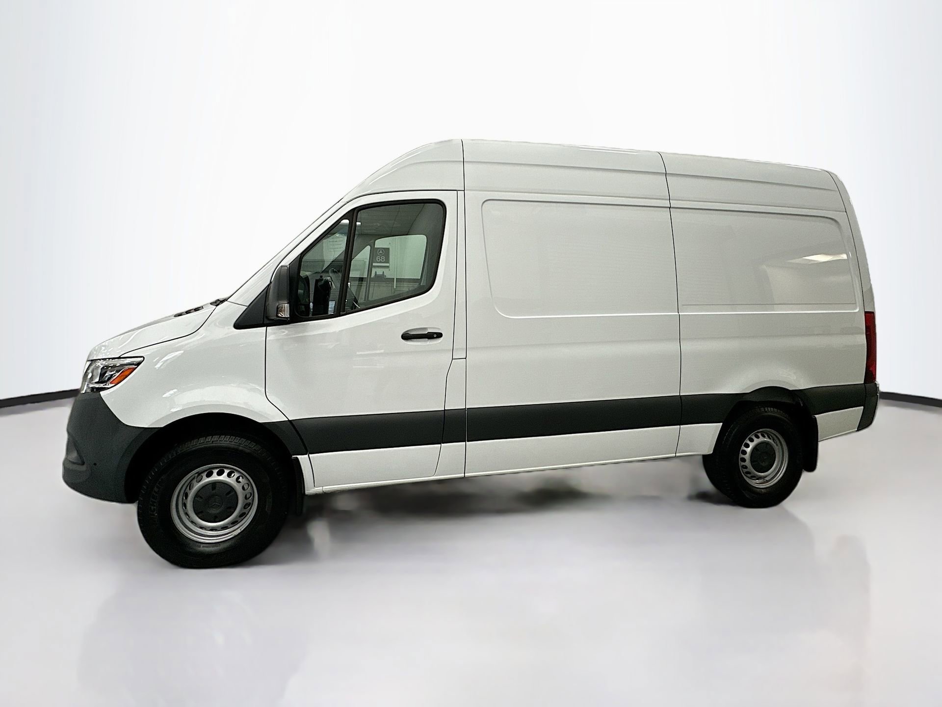 Used 2023 Mercedes-Benz Sprinter 144 Cargo image 5