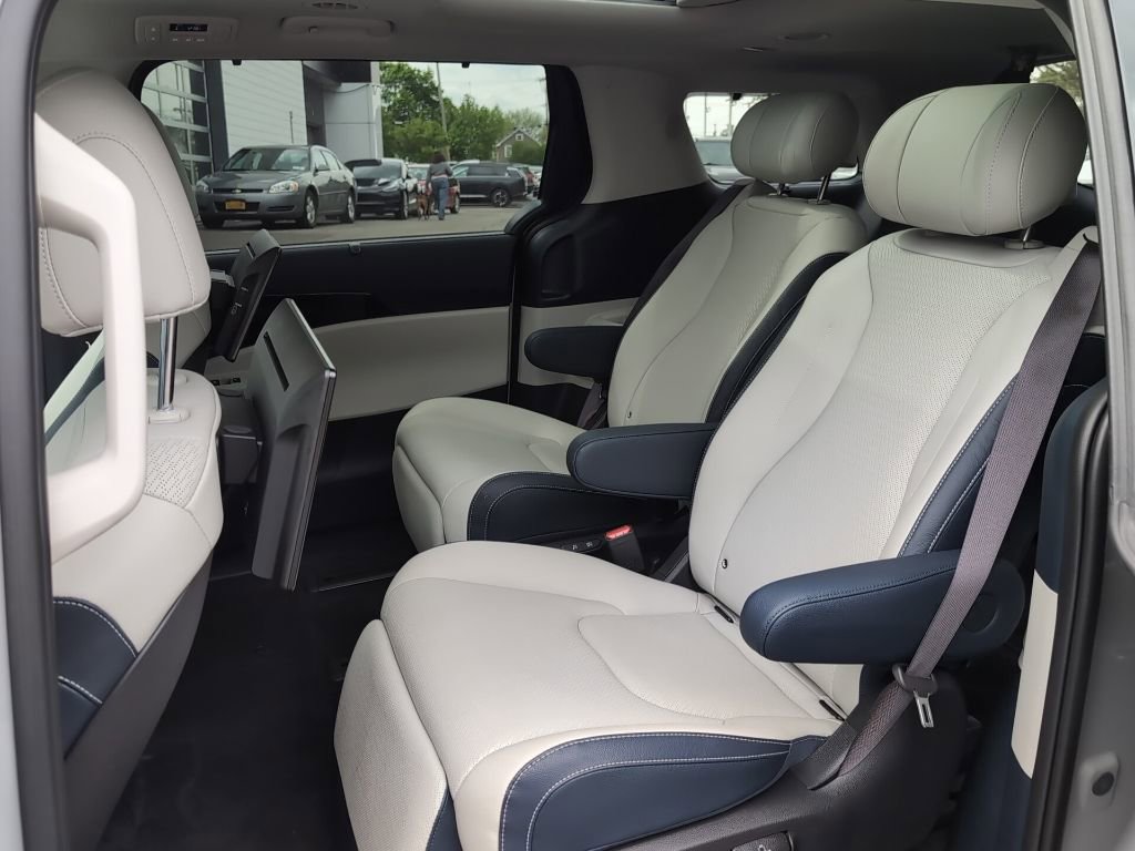 Used 2025 Kia Carnival SX Prestige FWD image 10