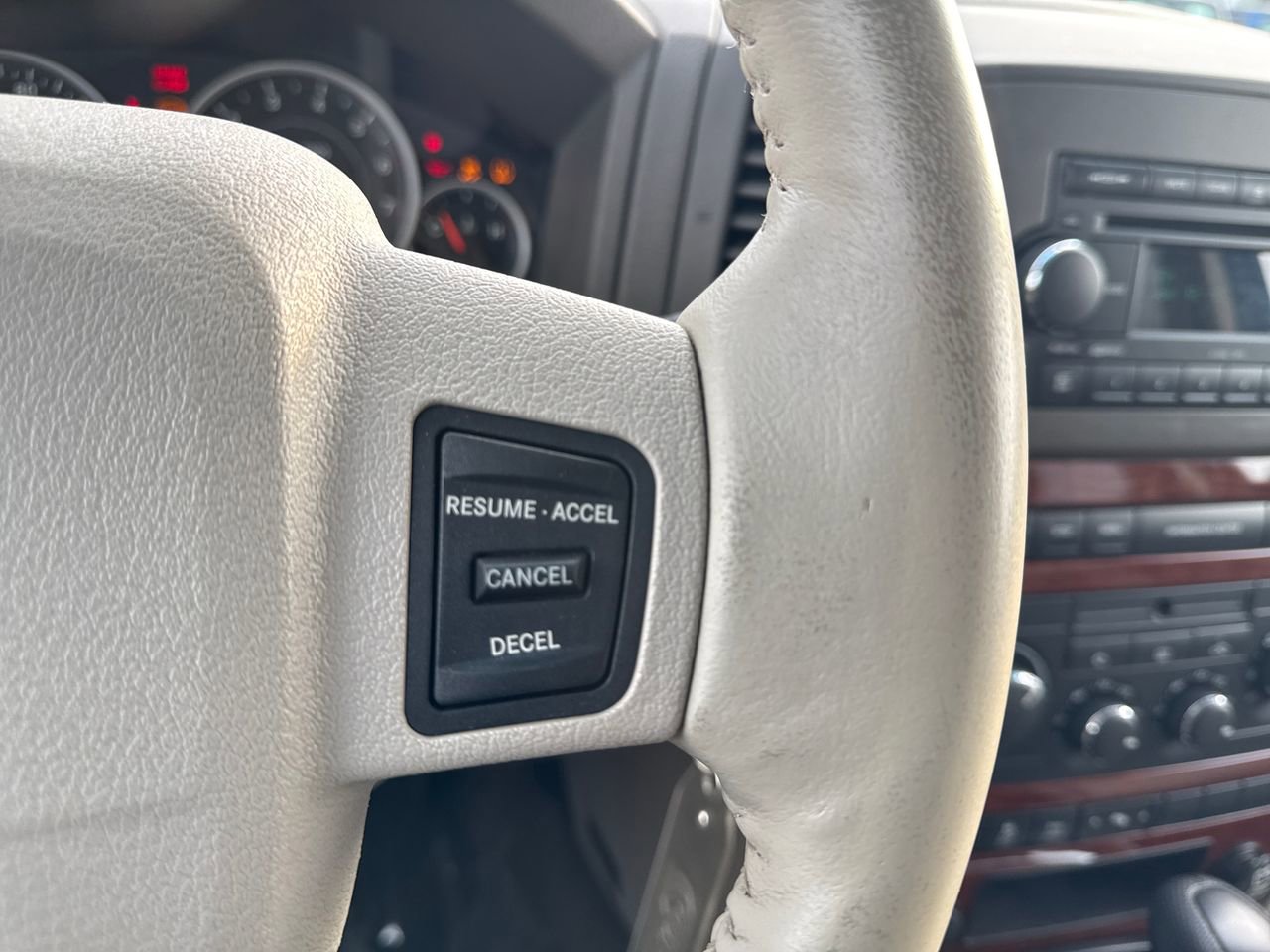 Used 2005 Jeep Grand Cherokee Limited image 23