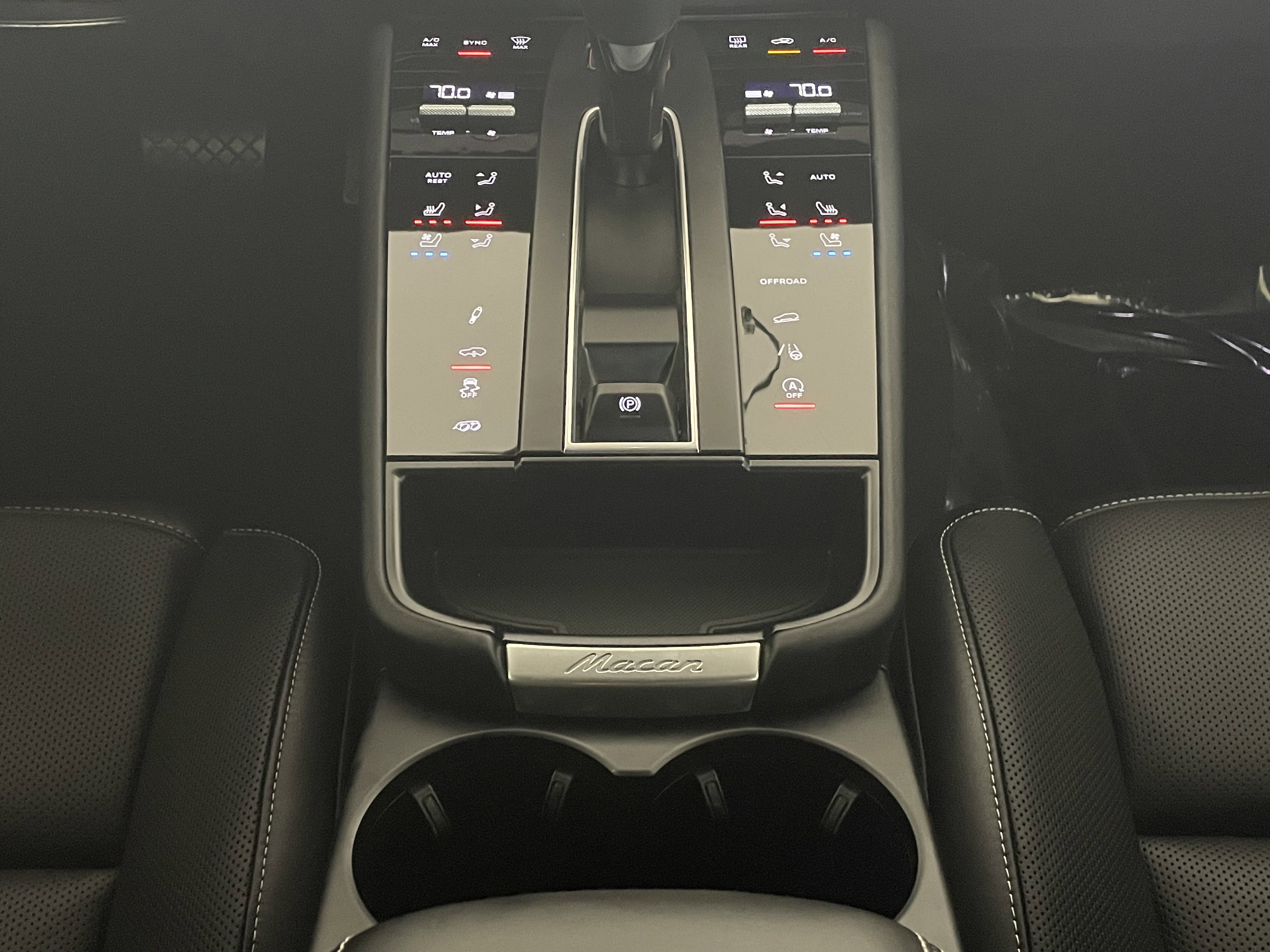 Certified 2024 Porsche Macan GTS image 20