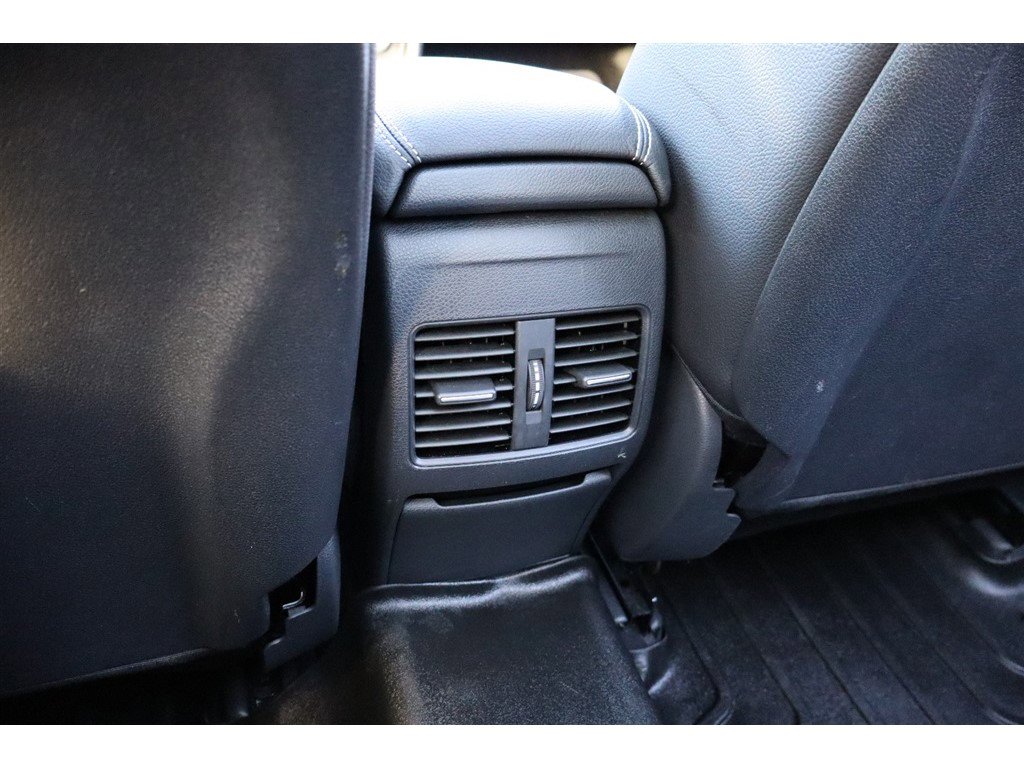 Used 2017 Mercedes-Benz GLA 250 4MATIC image 28