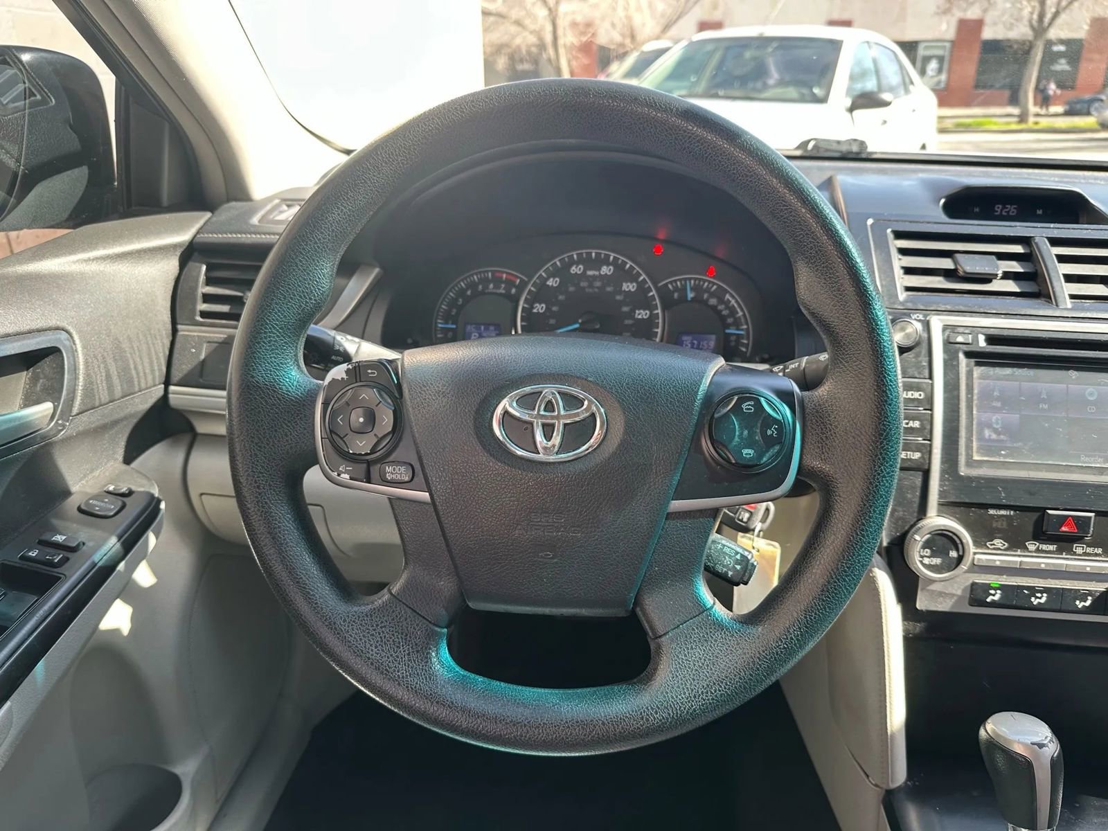 Used 2014 Toyota Camry LE image 28