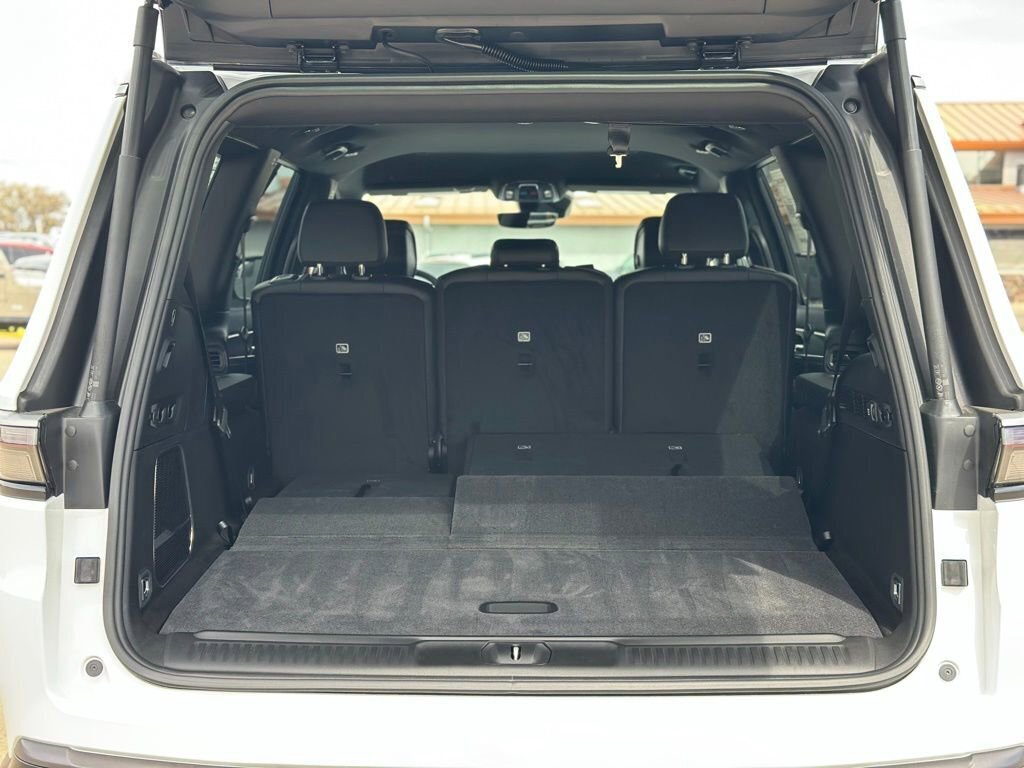 New 2026 Jeep Grand Wagoneer 4WD image 12