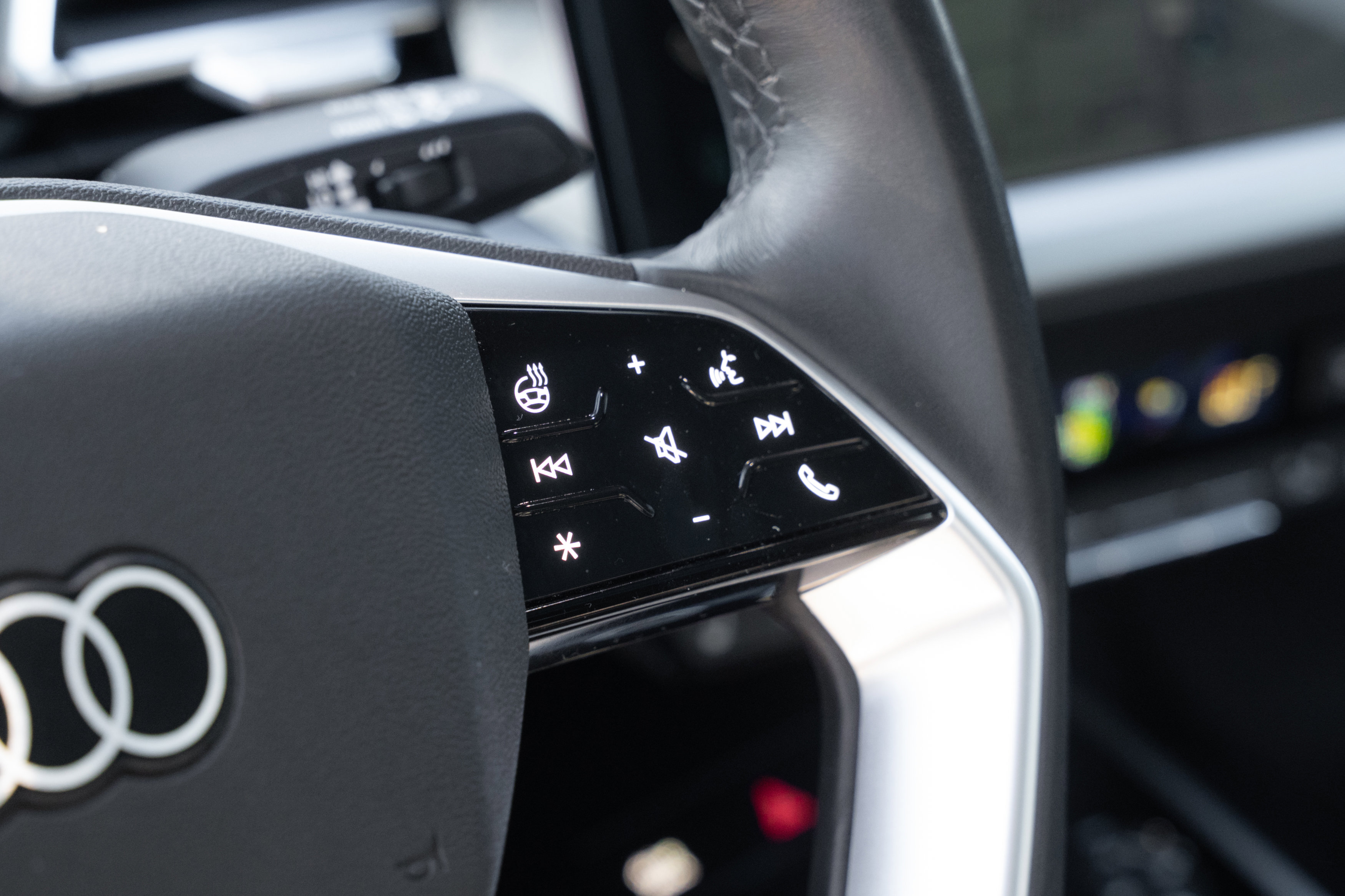 Certified 2024 Audi Q4 e-tron Prestige image 12