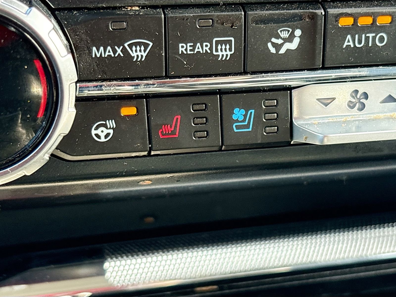 Used 2024 Ford F150 Lariat w/ FX4 Off-Road Package image 21