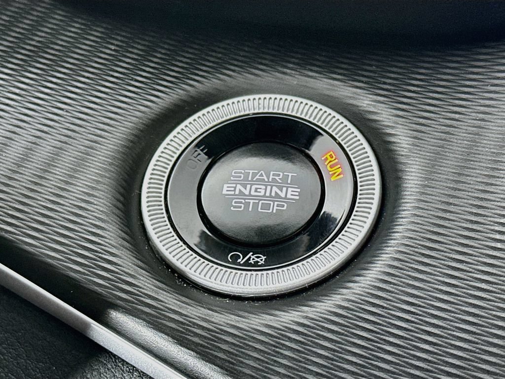 Certified 2025 Jeep Grand Cherokee Altitude AWD/4WD image 23
