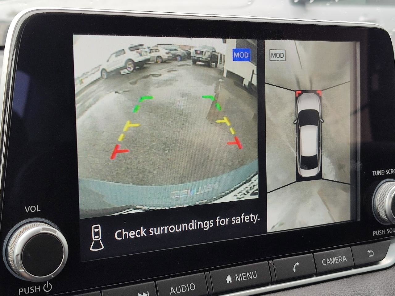 Used 2025 Nissan Sentra SR w/ SR Premium Package image 27