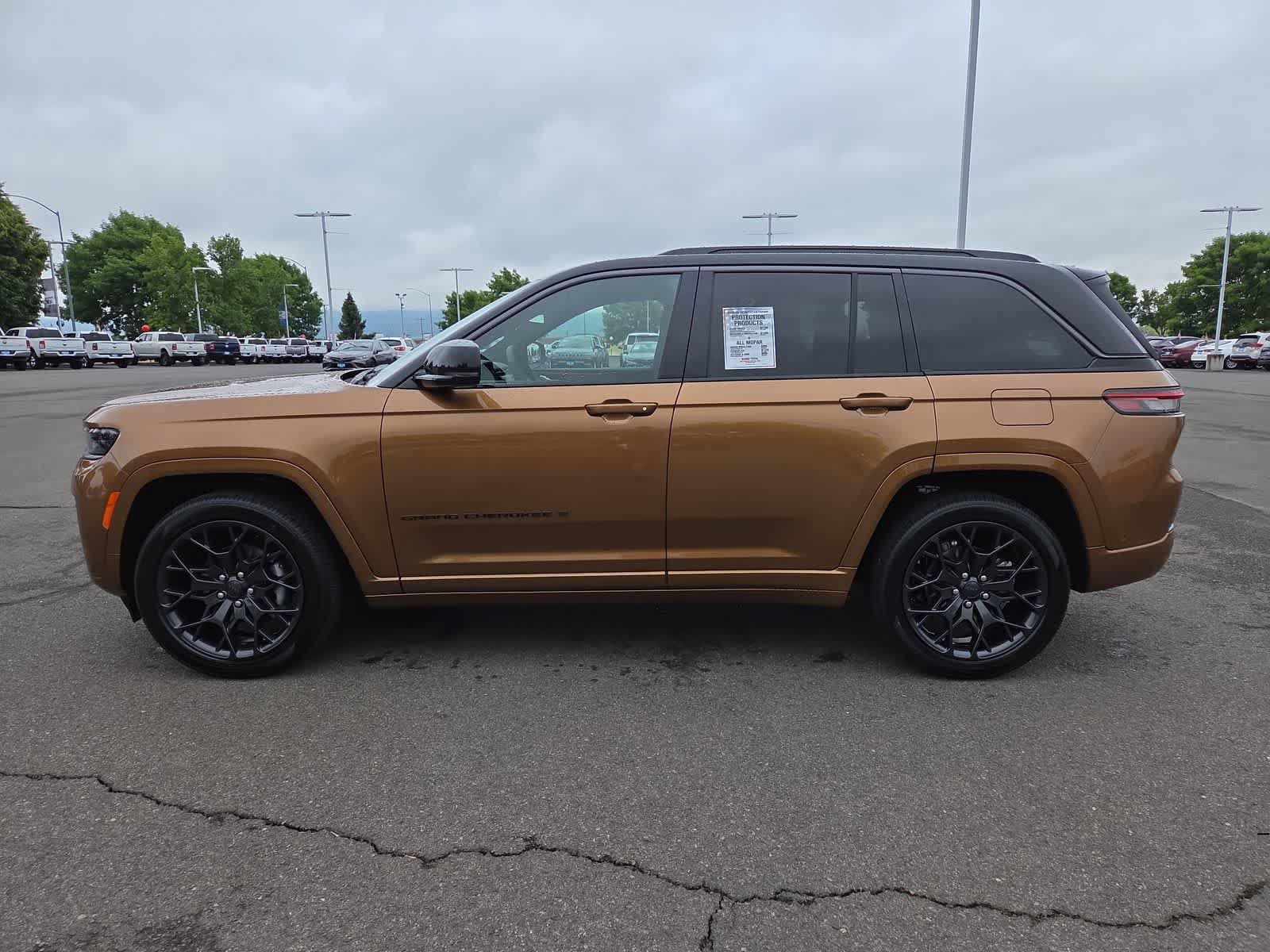 New 2026 Jeep Grand Cherokee Summit AWD/4WD image 11