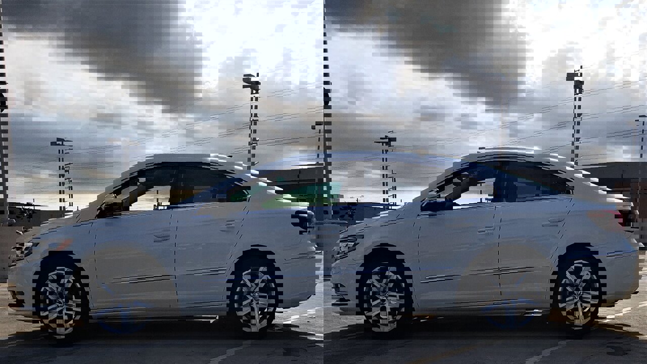 Used 2015 Volkswagen CC Sport image 2