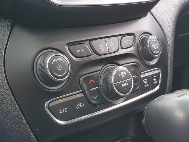 Certified 2022 Jeep Cherokee Limited AWD/4WD image 19