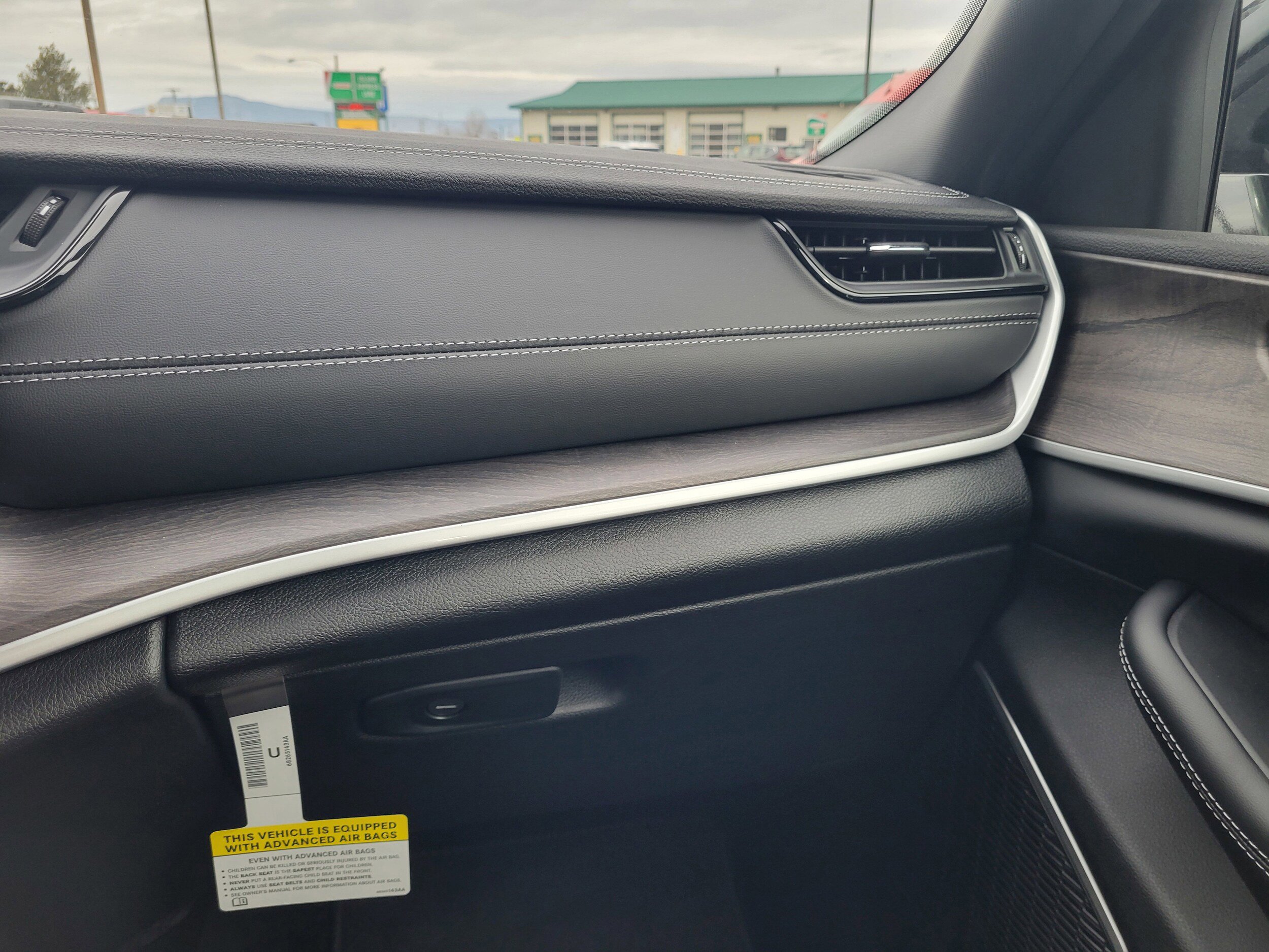 New 2026 Jeep Grand Cherokee Limited w/ Limited Altitude Package image 26