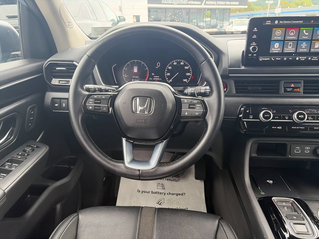 Used 2023 Honda Pilot Touring image 17