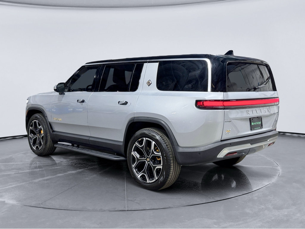 Used 2024 Rivian R1S Adventure AWD/4WD image 2